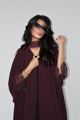 51 عبايه نص بشت كريب فاخر مع تداخل دانتيل (امكانيه...