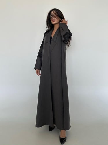 عباية بليزر نصف كلوش مع تداخل دانتيل فرنسي