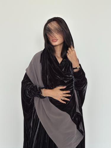 عبايه نص بشت مخمل فرنسي