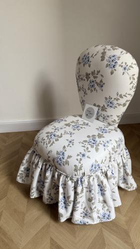 Hairdressing chair