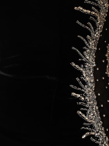 فستان سهرة مخمل مكشوف الكتفين