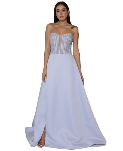 فستان سهرة مطرز بالخرز مكشوف الكتفين