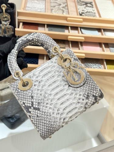 شنطة Lady Dior مقاس 17cm