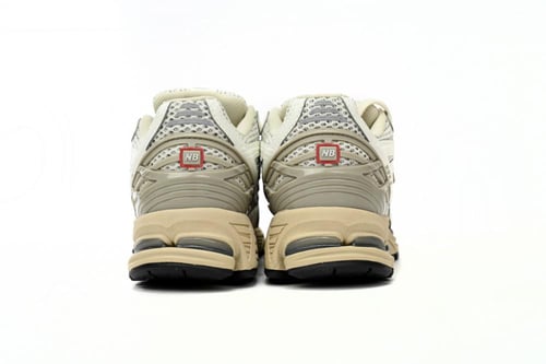 。New Balance 1906 Beige