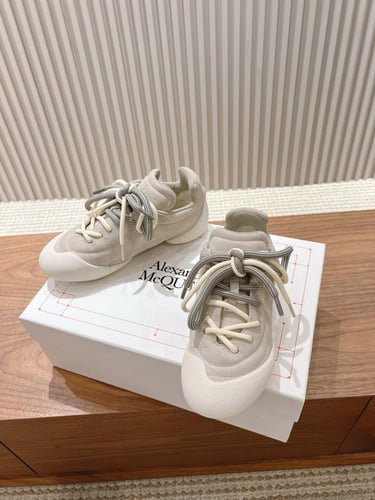 ALEXENDER MCQUEEN