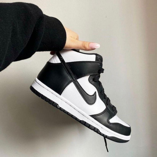 Nike dunk reverse panda
