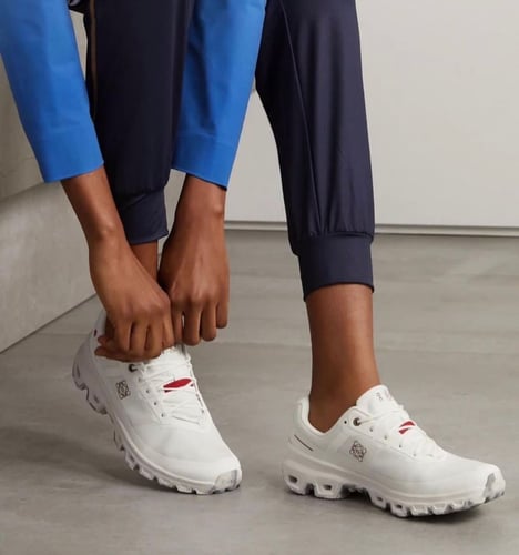 Loewe X On cloudventure runningl