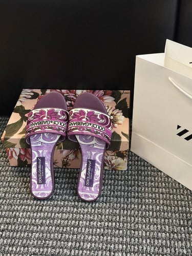 DOLCE AND GABBNA Women Slipper
