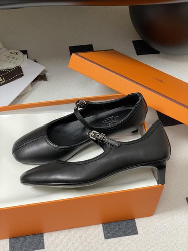 HERMES HEELS