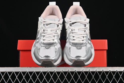 V2K RUNTEKK RUN WHITE/GREY/PINK