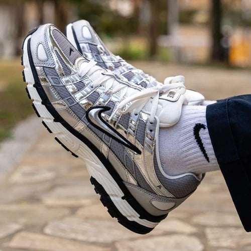 NIKE P600