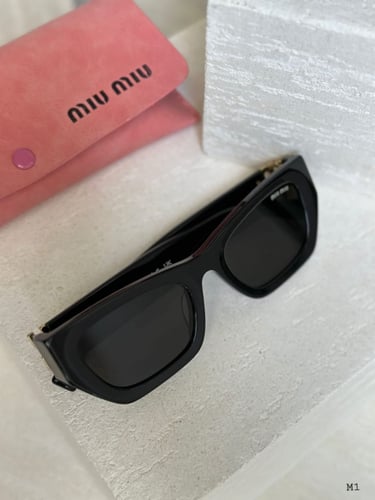 MIU MIU Sunglasses