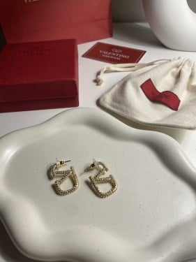 حلق فالنتينو ذهبي