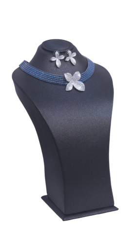 مخنق وحلق باسكال جديد