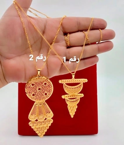 عقد كبير مطلي