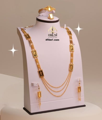 طقم ملكي مطلي مطابق للذهب