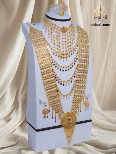 طقم بشت بن سلمان