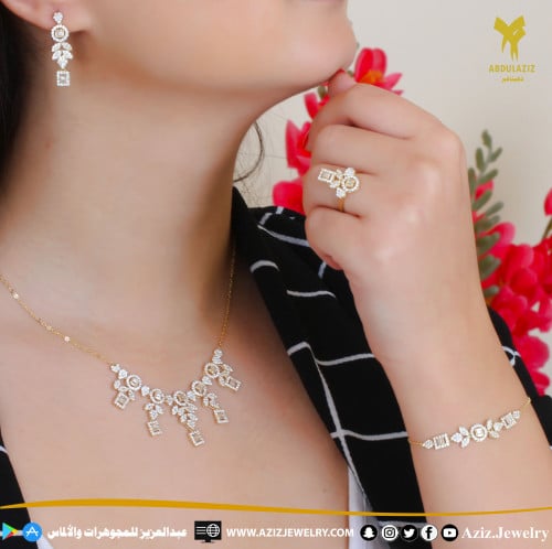 طقم ذهب عيار 18
