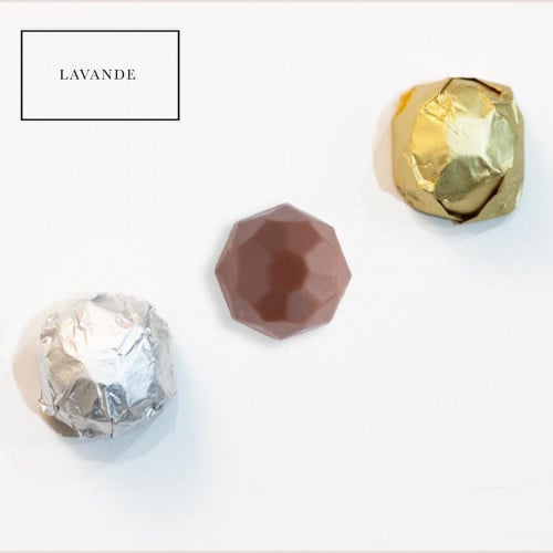 1/2 كيلو شوكولا بولينا كسر لوز