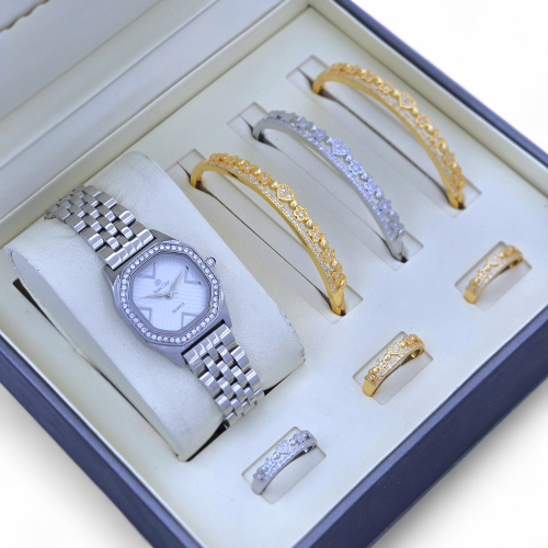 طقم نسائي ساعه واساور باللون الفضي