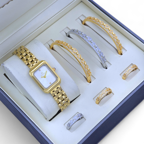 طقم نسائي ساعه و3اساور باللون الذهبي