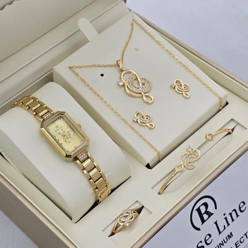 هديه نسائيه فاخره ساعه وسلسال وحلق واسواره باللون...