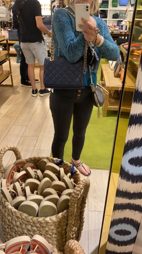 توري كحلي كروس او على الكتف