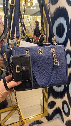 توري متوفره باللون الكحلي