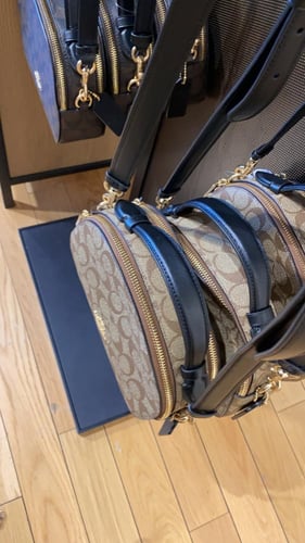 كروس كوتش متوفر بني غامق وفاتح