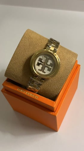 ساعه توري ذهبي ميناء اوف وايت