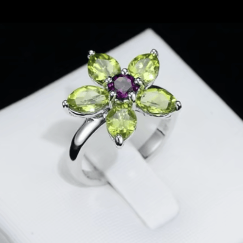 خاتم فضه من حجر الزبرجد