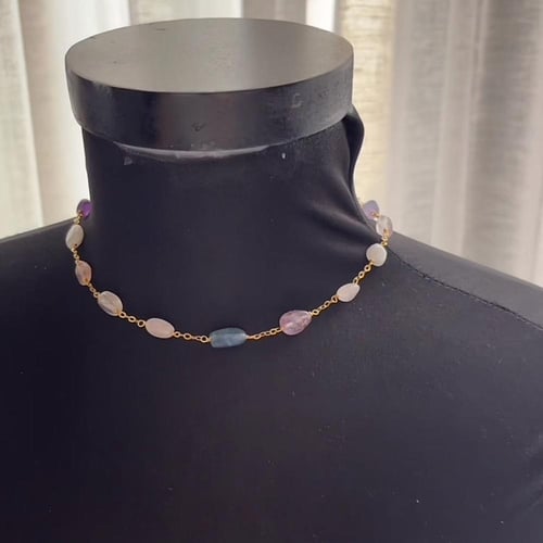 عقد احجار الانوثه الطبيعية