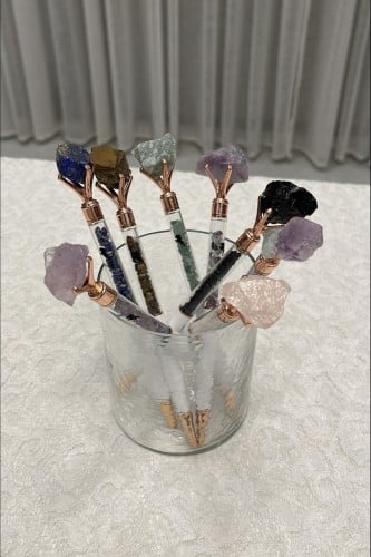 قلم من الحجر الطبيعي