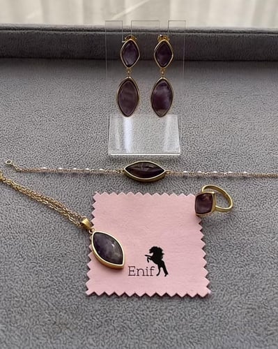 طقم حجر الامثيست- فضه عيار ٩٢٥