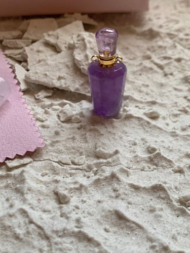 قلادة العطر