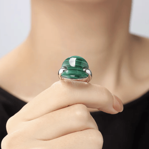 خاتم فضه من حجر الملاكيت الطبيعي