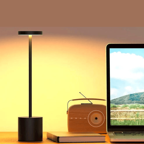 مصباح طاولة LED يعمل باللمس