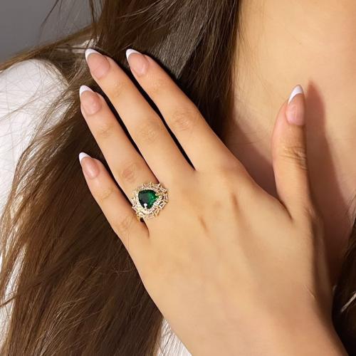 خاتم كريستال أخضر