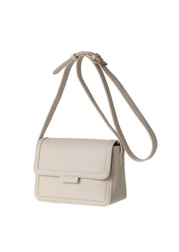 حقيبة كروس بودي بغطاء علوي قلاب - مشمش - مقاس 14*2...