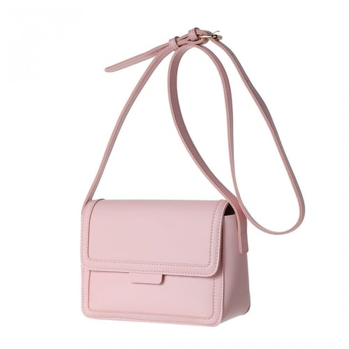 حقيبة كروس بودي بغطاء علوي قلاب - وردي - مقاس 14*2...