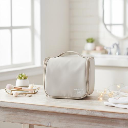 حقيبة مستحضرات التجميل معلقة من سلسلة ميني سو - بي...
