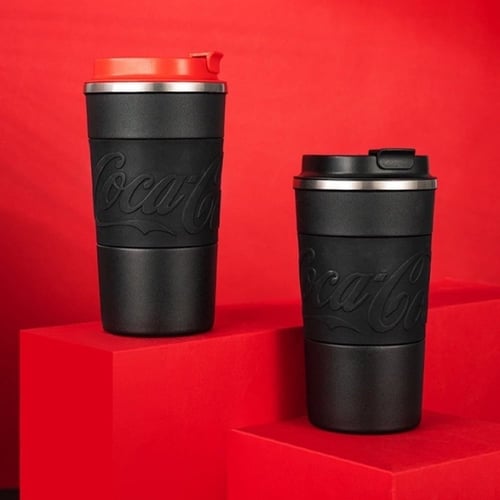 كوب من الفولاذ بشعار كوكا كولا للمشروبات الباردة و...