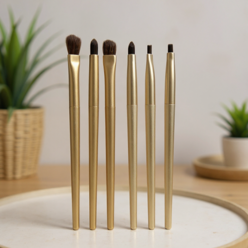 طقم فرش مكياج العيون والحواجب من سلسلة قولدن - 6 ق...