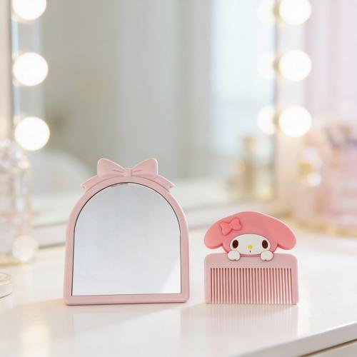 طقم مرآة ومشط صغير من مجموعة هلو كيتي آند فريندز -...