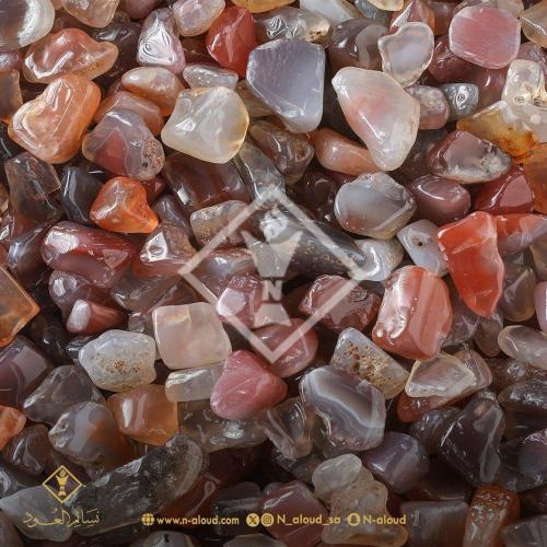 أحجار طبيعية شبيهة العقيق