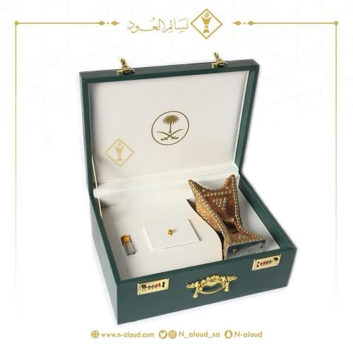 شنطة إهداء ملكية تحتوي على مبخرة حائلية وربع تولة...