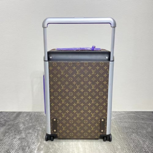 حقيبة سفر لويس فيتون