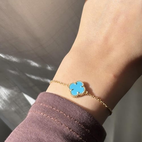 اسورة فان كليف بوردة بالحجر الملون