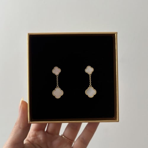 طقم فان كليف بوردة نازلة مميز