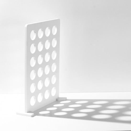 صانعة الظلال